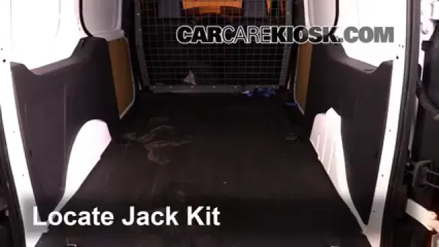 2015 Ford Transit Connect XL 2.5L 4 Cyl. Mini Cargo Van Neumáticos y ruedas Cambiar un neumático pinchado